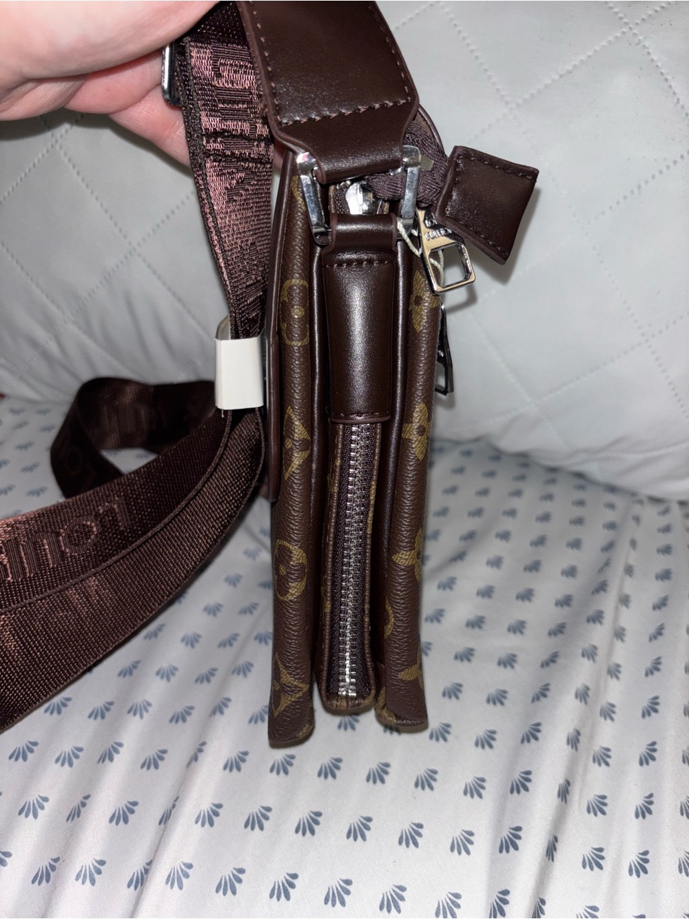 Dark Brown Monogram Messenger Bag please read 👇 - Picture 4 of 9